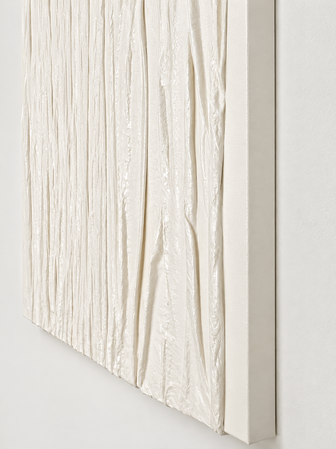 Crimped Bedsheets Luxury Textured Wall Art | 80 × 60 cm