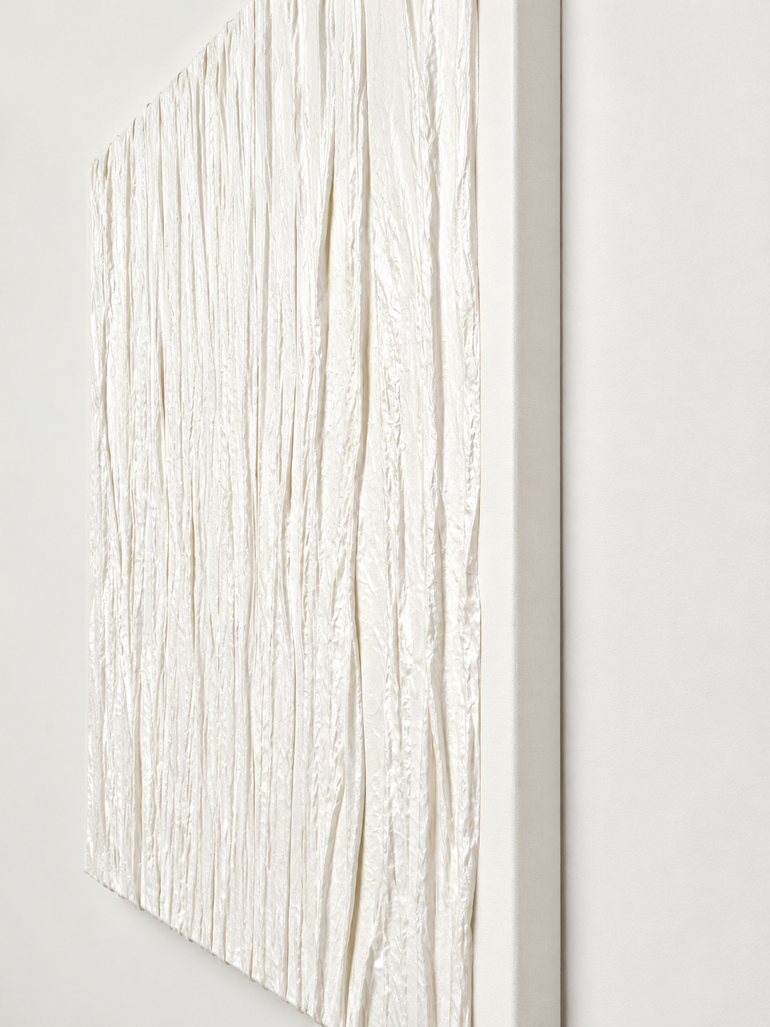 Crimped Bedsheets Luxury Textured Wall Art | 80 × 60 cm