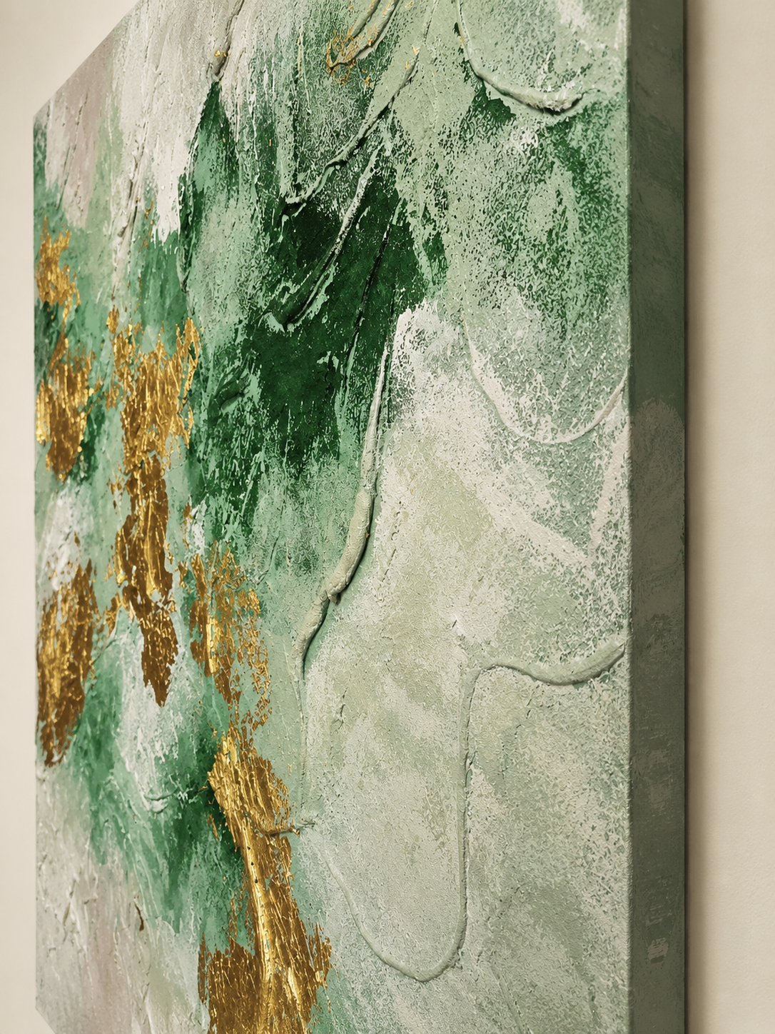 Nature-inspired abstract wall décor UAE